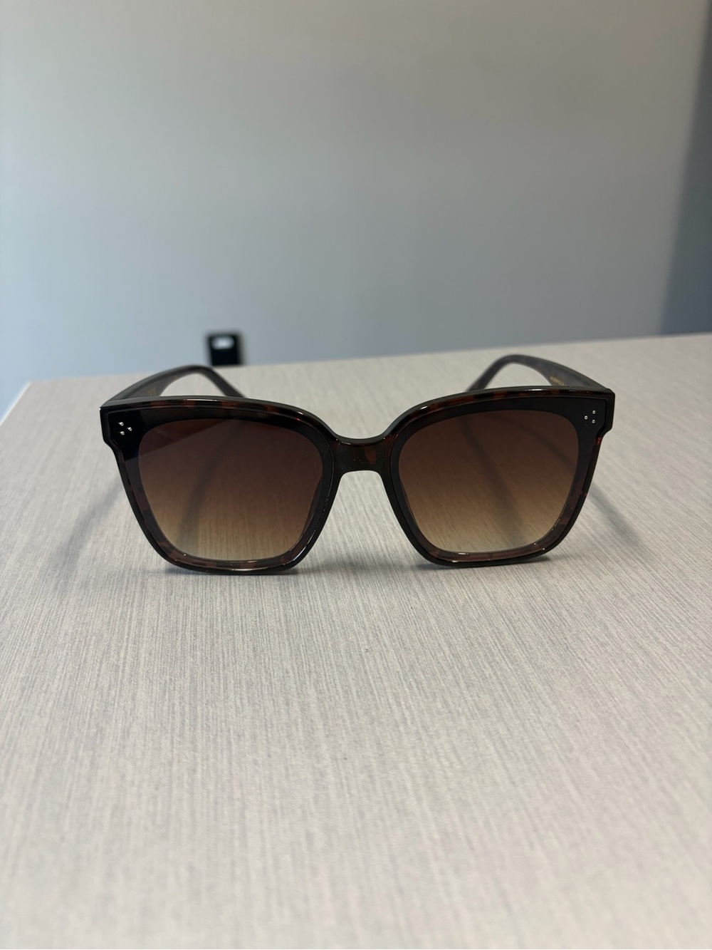 Jessica Simpson Oversized Square Tortoiseshell Sunglasses - Brown Gradient Lense